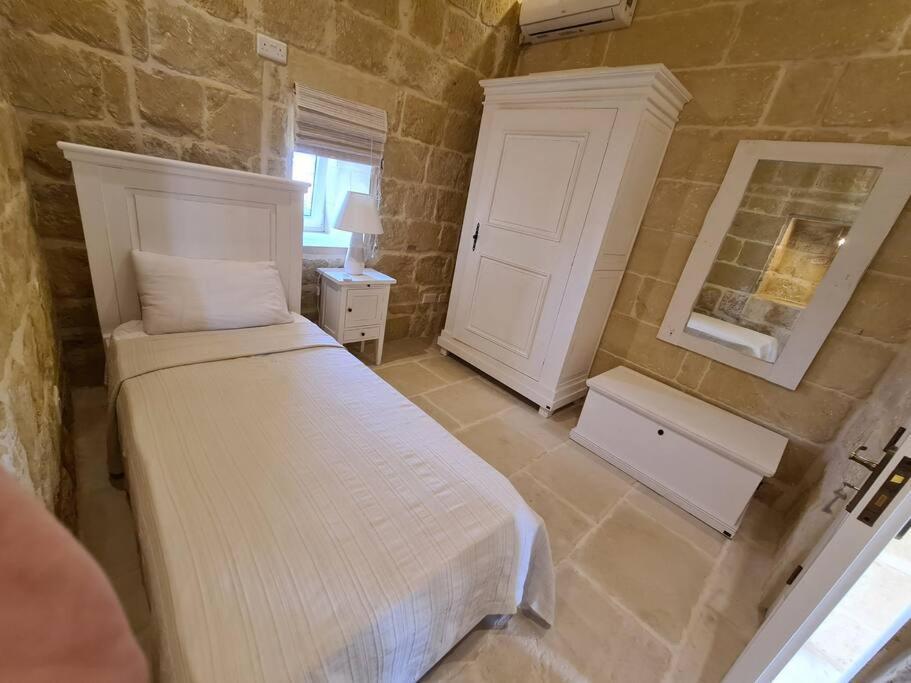 Farmhouse Villa With Large Pool And Garden In Gozo Gharb  Ngoại thất bức ảnh