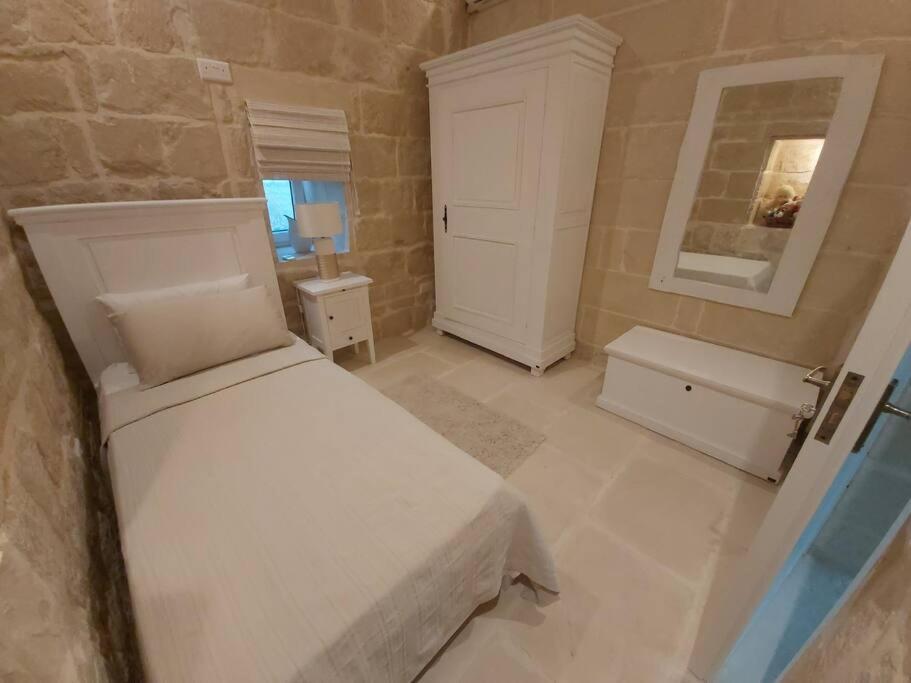 Farmhouse Villa With Large Pool And Garden In Gozo Gharb  Ngoại thất bức ảnh